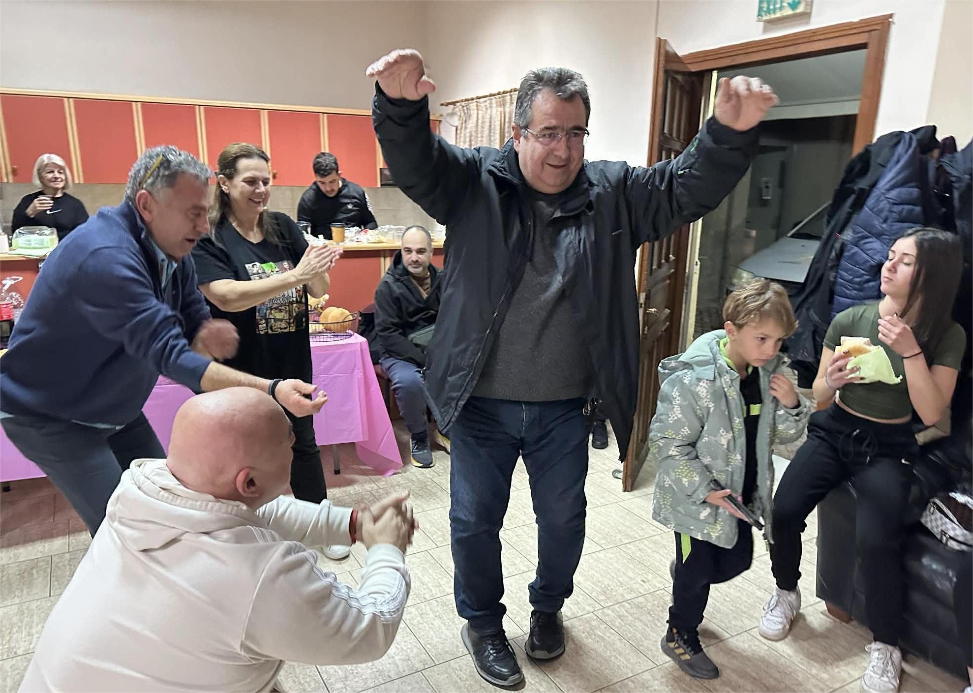 Μετρ στον χορό ο αντιδήμαρχος!