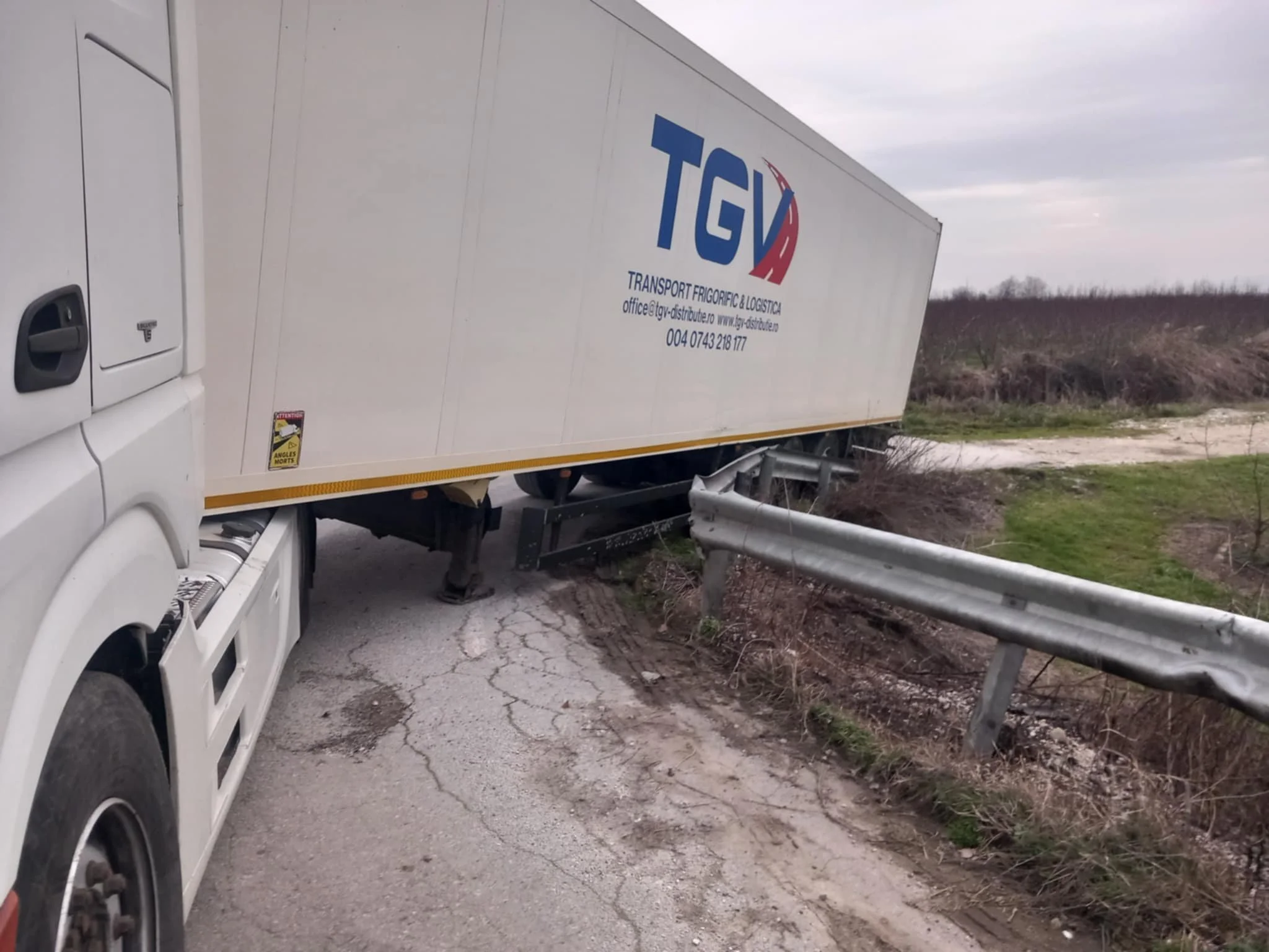 Κουλούρα. Έκανε μανούβρα και έπεσε σε κανάλι!