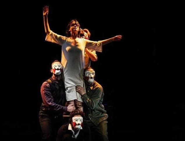 'Πρόσωποι' στην Αντιγόνη!