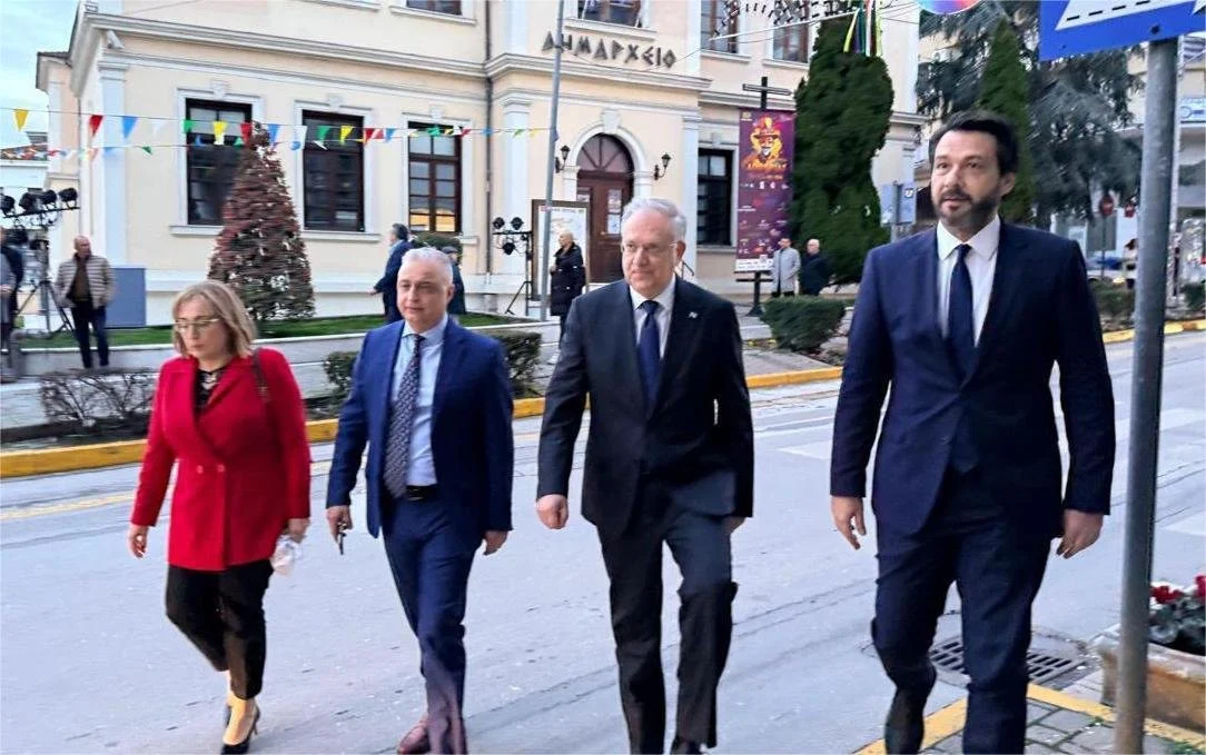 Στη Βέροια για τη βασιλόπιτα της ΔΕΕΠ ο υπουργός Ανάπτυξης