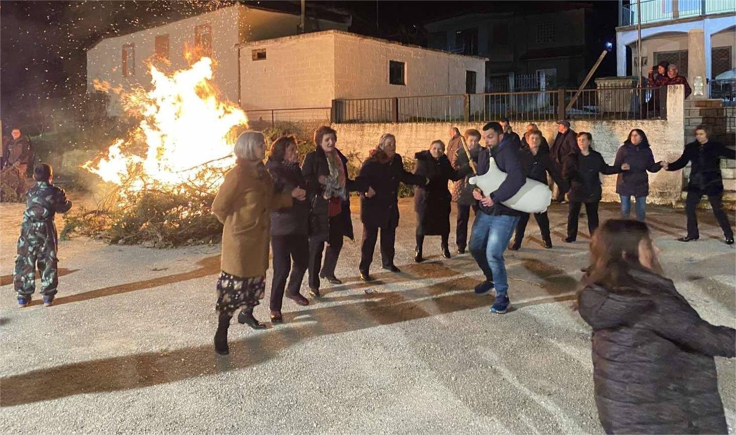 Με κέδρα και γκάιντα αποχαιρέτησαν την αποκριά στο Δάσκιο