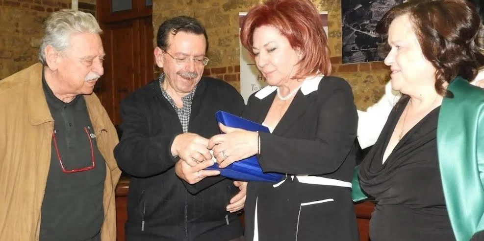 Τιμήθηκε η Τούλα Πετρακοπούλου