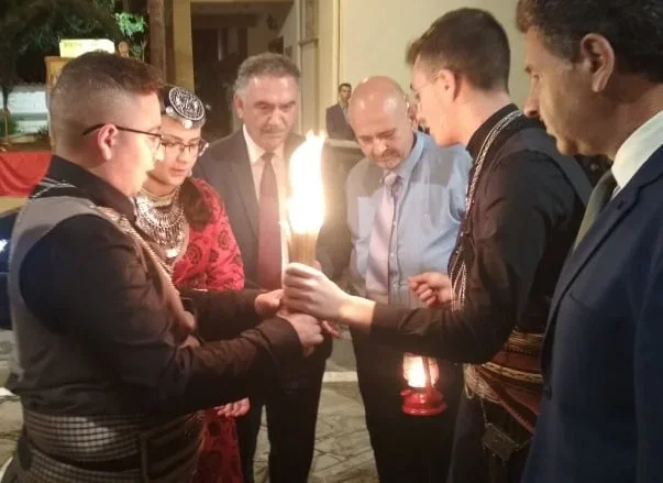 Η Λέσχη θα μεταφέρει και φέτος το Άγιο Φως