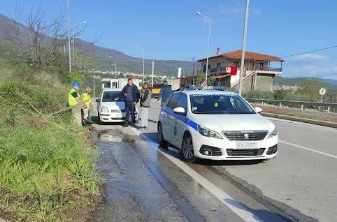 Νάουσα. Διακοπή νερού στη διασταύρωση λόγω βλάβης από εταιρεία τηλεφωνίας