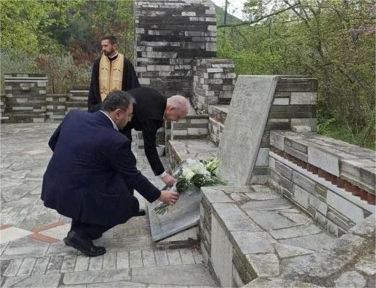 Στο μνημόσυνο των 21 μαθητών στα Τέμπη ο δήμαρχος Βέροιας