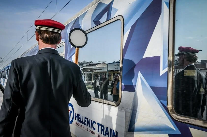 Πολίτες προς Μητσοτάκη για τον προαστιακό: Ζητάμε ίσες ευκαιρίες