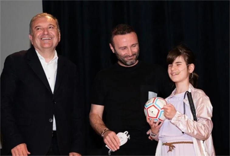 ‘Μία μπάλα για όλους’. Με πρέσβεις τον Δημήτρη Σαλπιγγίδη και τη Λουκία Κασαμάκη