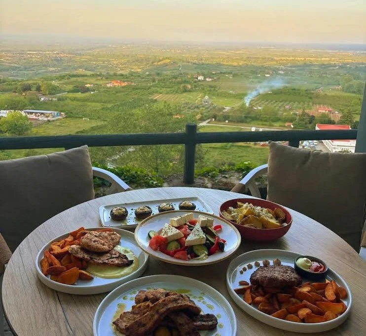 ‘Κιόσκι’. Η Πρωτομαγιά θέλει καλό φαγητό, όμορφη ατμόσφαιρα και καλή παρέα!