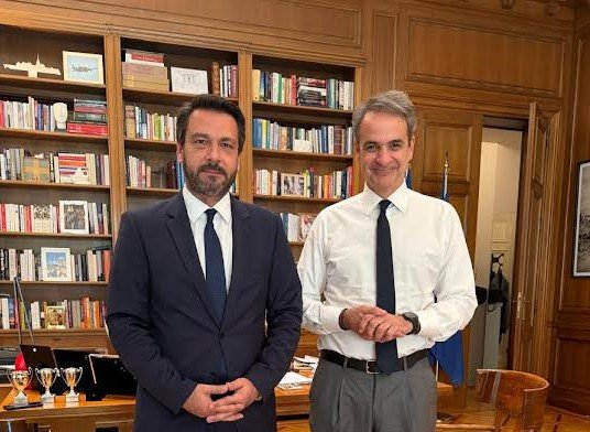 Μπαρτζώκας σε Μητσοτάκη. Ακαδημία οίνου-καλλιτεχνικό σχολείο Νάουσας, μη κρατικό πανεπιστήμιο και κέντρο ψυχικής υγείας Βέροιας