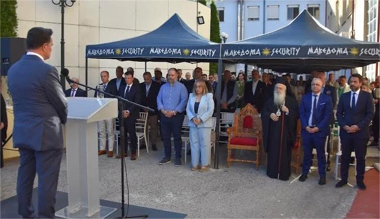 Δεν ξεχνά τον Απόστολο ο Άδωνις