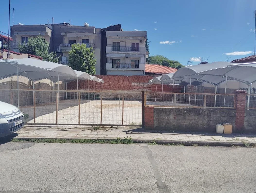 Ενοικιάζονται χώροι πάρκινγκ στη Νάουσα