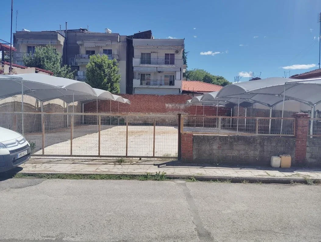 Ενοικιάζονται χώροι πάρκινγκ στη Νάουσα