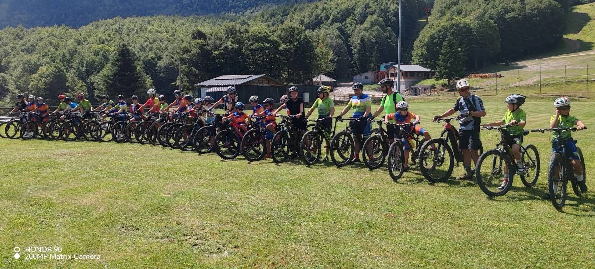 Τριανταπέντε ποδηλάτες στο Βέρμιο με mountain bike leader τον Γιώργο Καισαρίδη