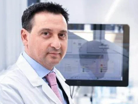 Θεμελής: Μοναδική ταυτότητα του ιατρικού συλλόγου η λευκή ποδιά