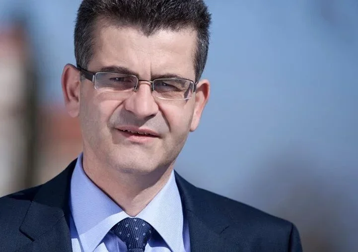 Ο μπαμπάς στο ψηφοδέλτιο, η κόρη στην Ιατρική!