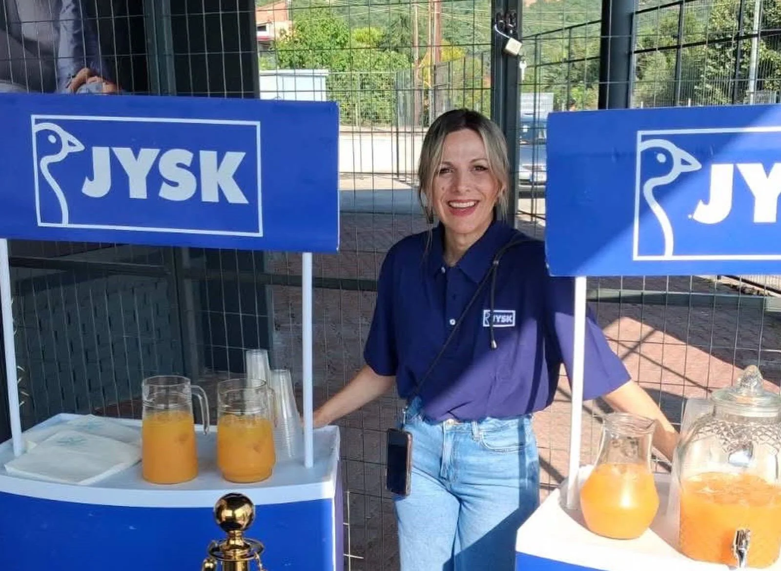 Νάουσα. Γεύση από καλοκαίρι στα εγκαίνια του ‘JYSK’!