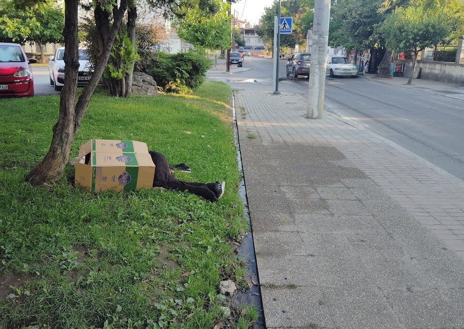 Νάουσα. Θλιβερή εικόνα έξω από το νοσοκομείο