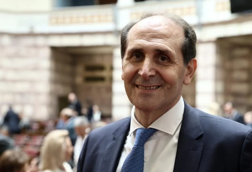 Ένας ακόμη απινιδωτής στη μνήμη Βεσυρόπουλου