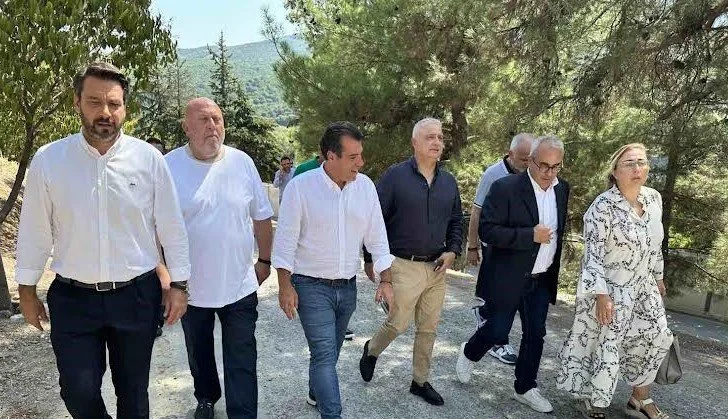 Βέροια. Ο Θάνος Πλεύρης στη δομή αιτούντων άσυλο Αγίας Βαρβάρας