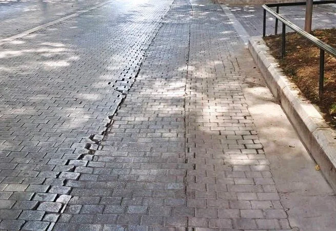 Βέροια. Αποκατάσταση των κυβόλιθων στην οδό Ελιάς
