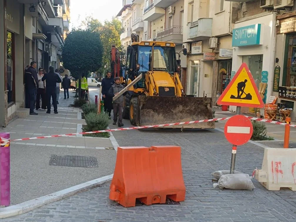Νάουσα. Κλειστή η Θεοφίλου λόγω των εργασιών ανάπλασης στο κέντρο