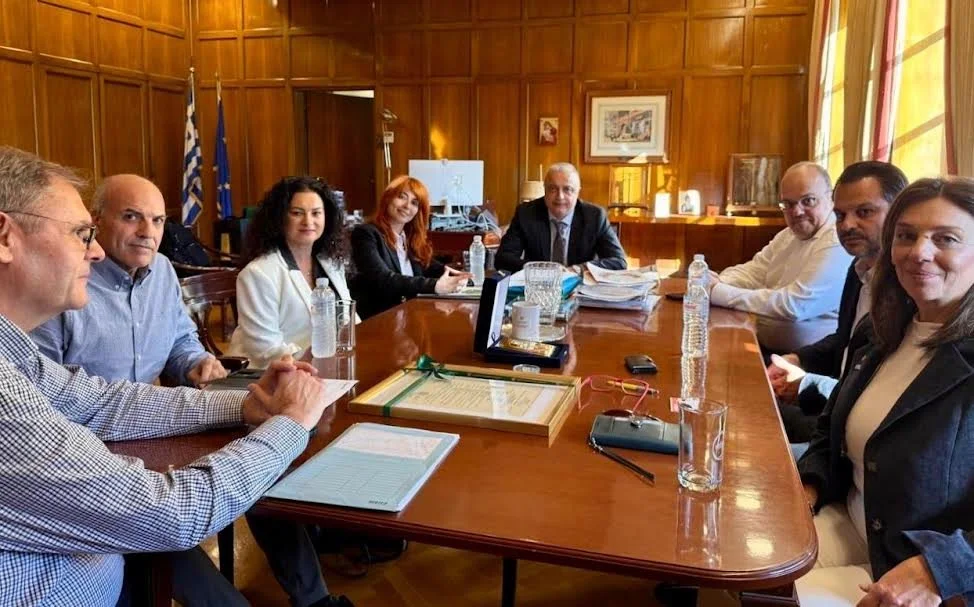 Τσαβδαρίδης. Με το δ.σ. της Ένωσης Κατασκευαστών Γεωργικών Μηχανημάτων Ελλάδος