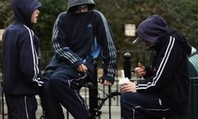 Σύλληψη ανηλίκων για κλοπές σε καταστήματα