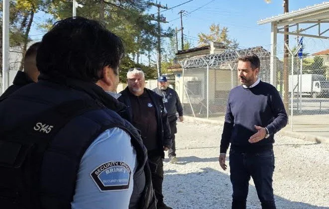 Μπαρτζώκας. Κοντά στους εργαζόμενους της δομής αιτούντων άσυλο Αλεξάνδρειας