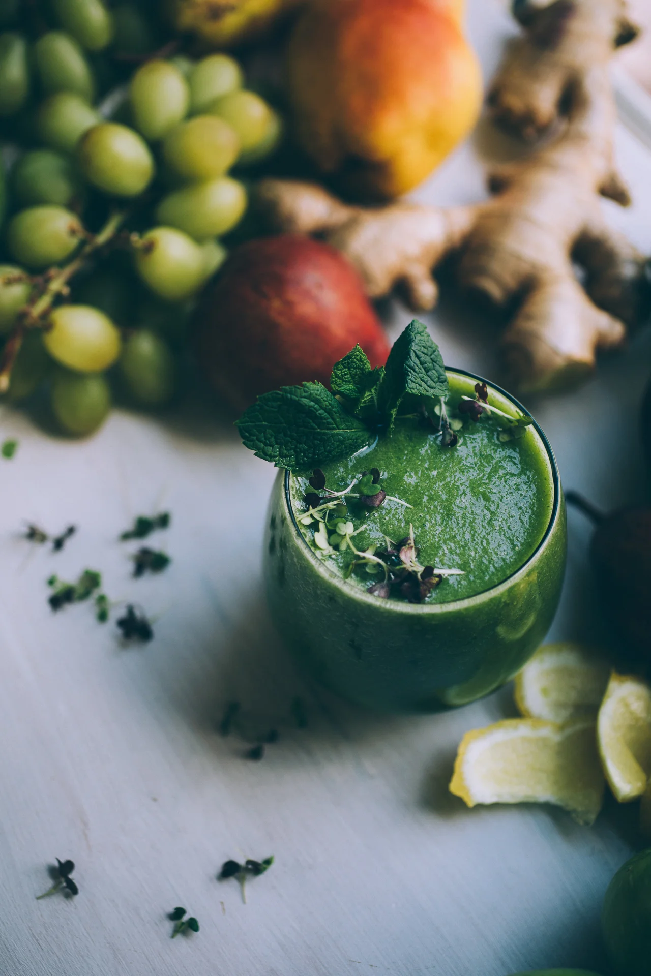 Winter Wonder Green Juice (pear + cucumber + green grape + kale + lemon + ginger)