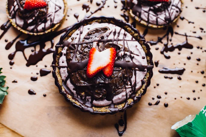 Raw Strawberry Goddess Tarts w/ Superfood Chocolate Creme (Vegan, Gluten Free)