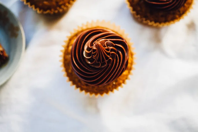 Pumpkin Spice Cupcakes with Kahlua Chocolate Frosting (Vegan)