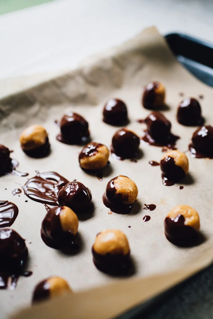 Mini Moon Toasted Cashew Butter Truffles (Vegan)