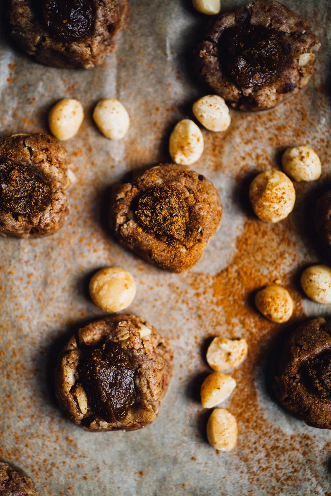 No-Bake Pumpkin Butter Thumbprint Cookies with Macadamia Nuts (Gluten Free, Vegan)