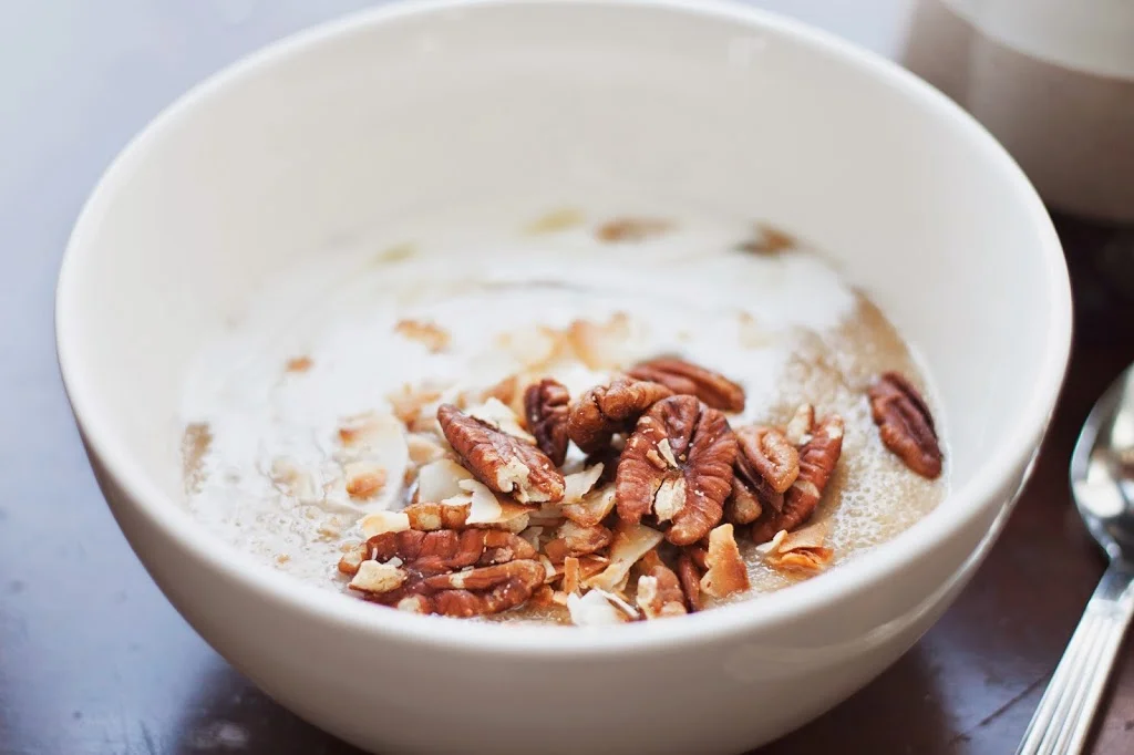 TOASTED COCONUT PECAN AMARANTH CEREAL (GLUTEN FREE, VEGAN)