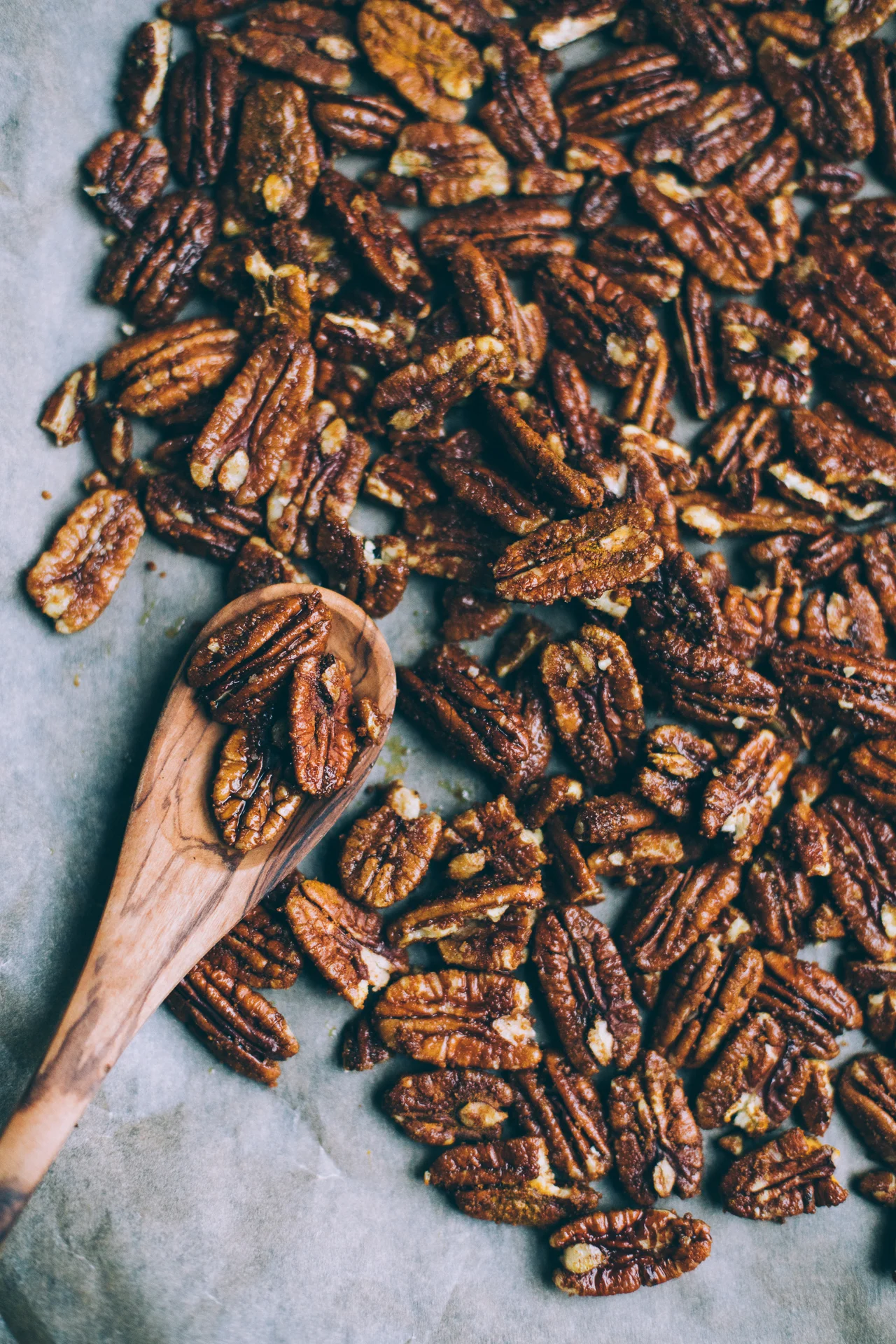 Vegan Coconut Sugar Pecans with Cinnamon and Turmeric