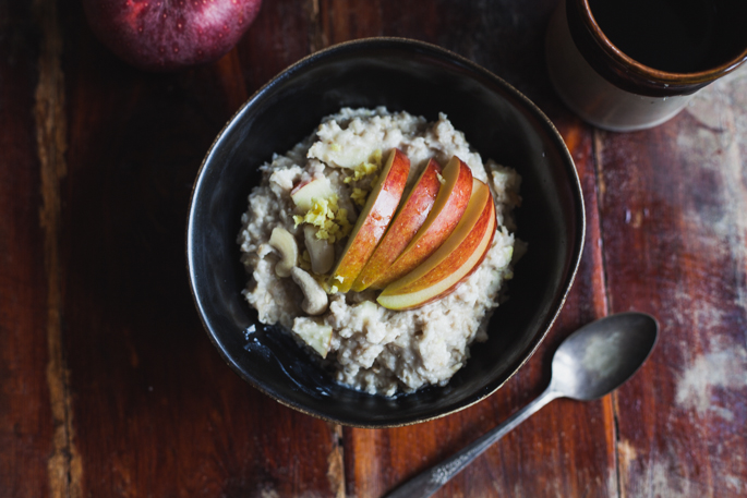 Apple Ginger Cashew Cream Oatmeal