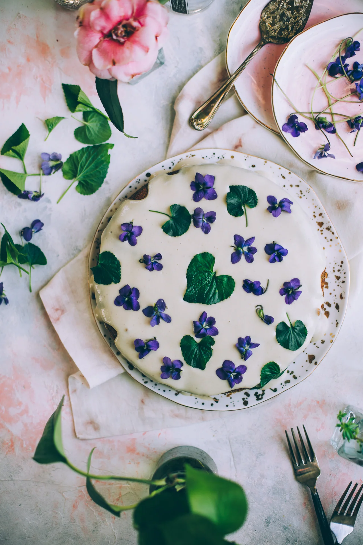 strawberry-violet-cake-6793.jpg