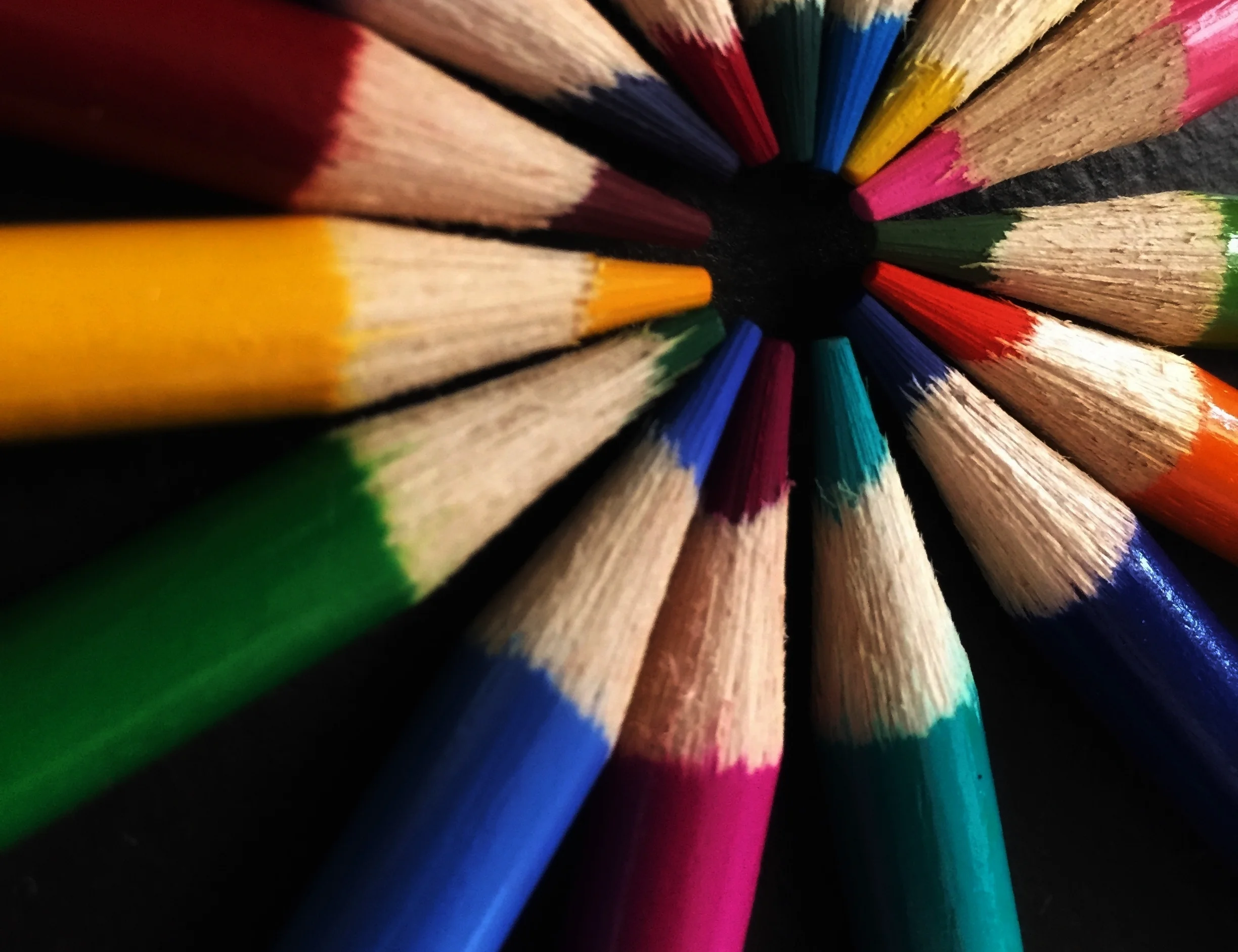 art-art-materials-bright-627901.jpg