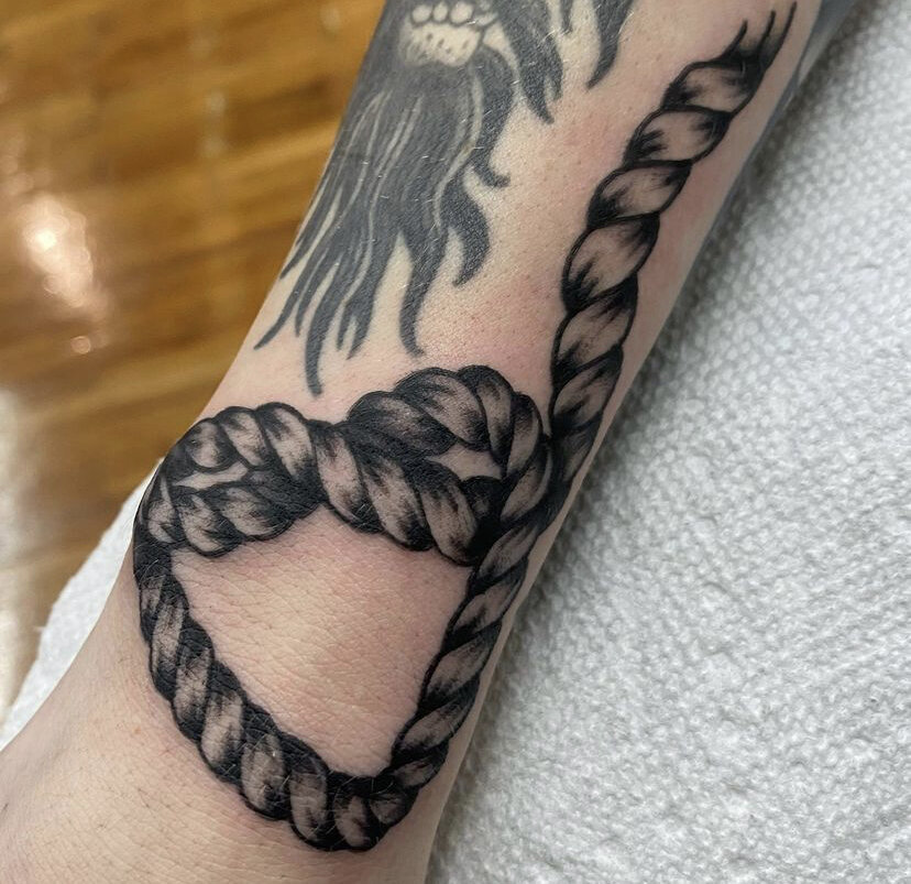 knot tattoo