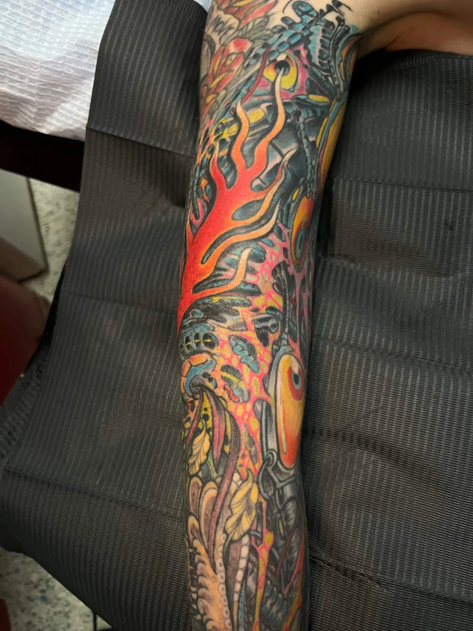 11-biomechanical-eyeball-full-sleeve-tattoo-2.jpg