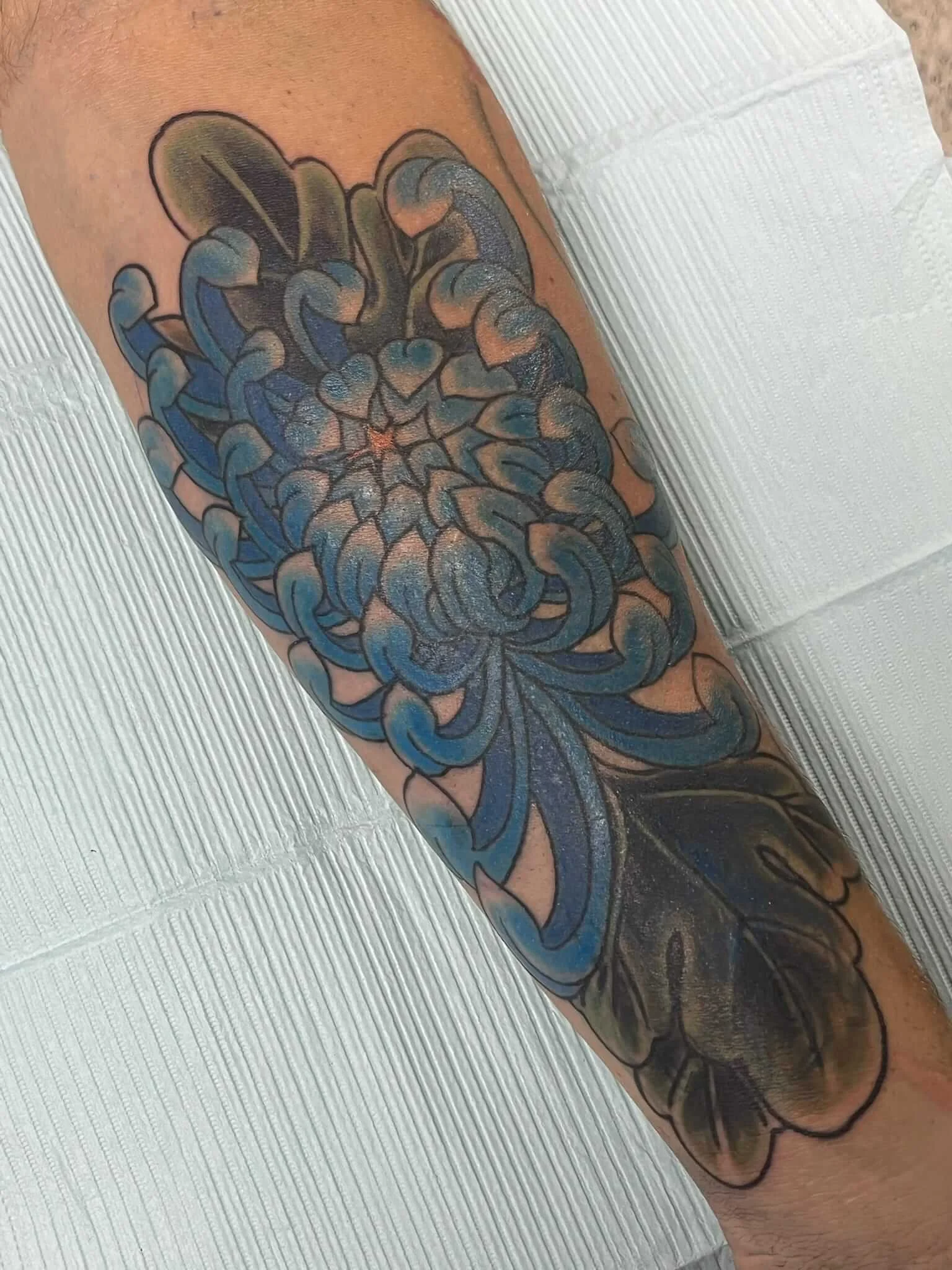 7-atlanta-georgia-blue-japanese-chrysanthemum-tattoo.jpg