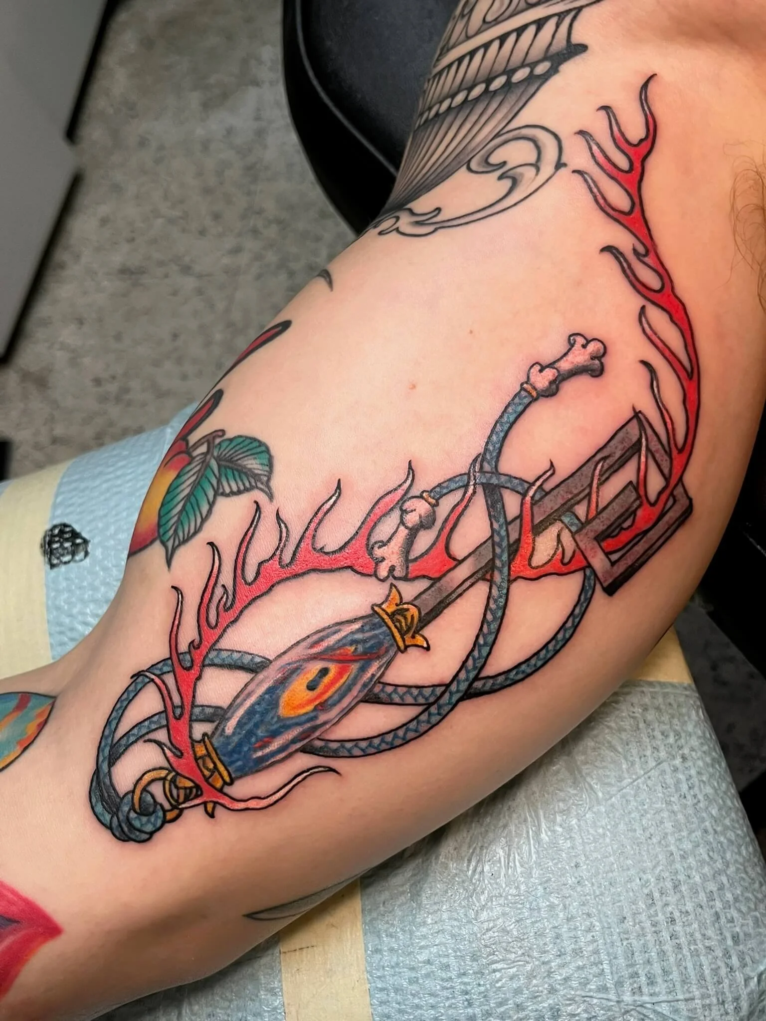 1-atlanta-georgia-japanese-bio-mech-key-eye-dagger-tattoo.jpg