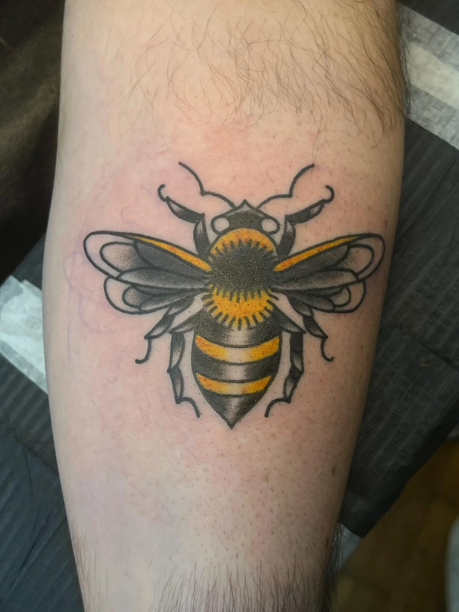 traditional-bumblebee-leg-tattoo.jpg