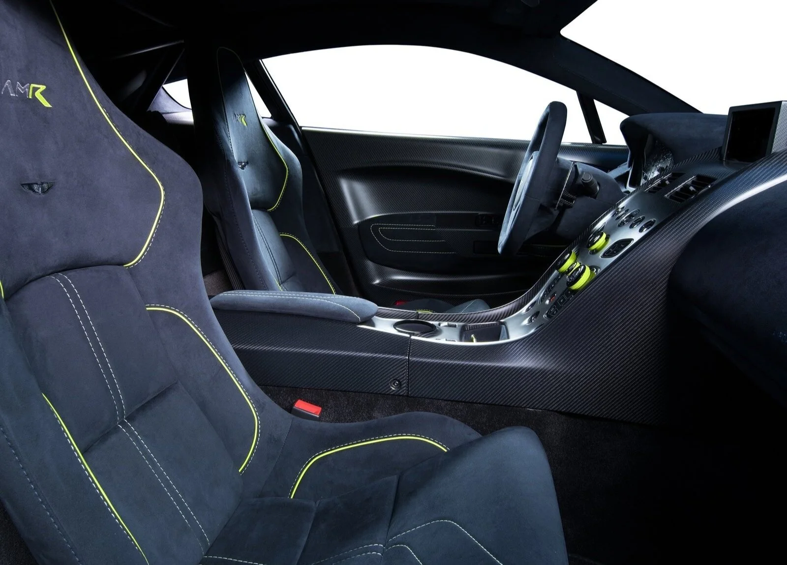Aston_Martin-Vantage_AMR_Pro-2018-1600-0c%5B1%5D.jpg