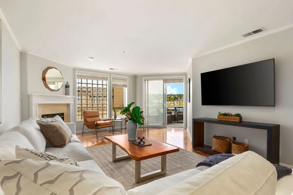 Sold: Refined Kirkland Condo