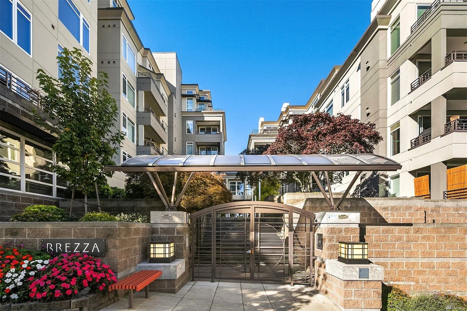 Sold: Chic Kirkland Condo