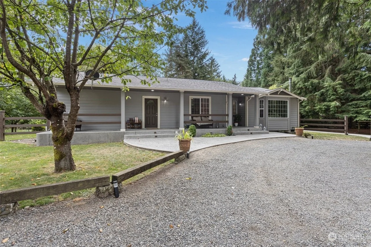 SOLD: Idyllic Equestrian and Hobby Farm