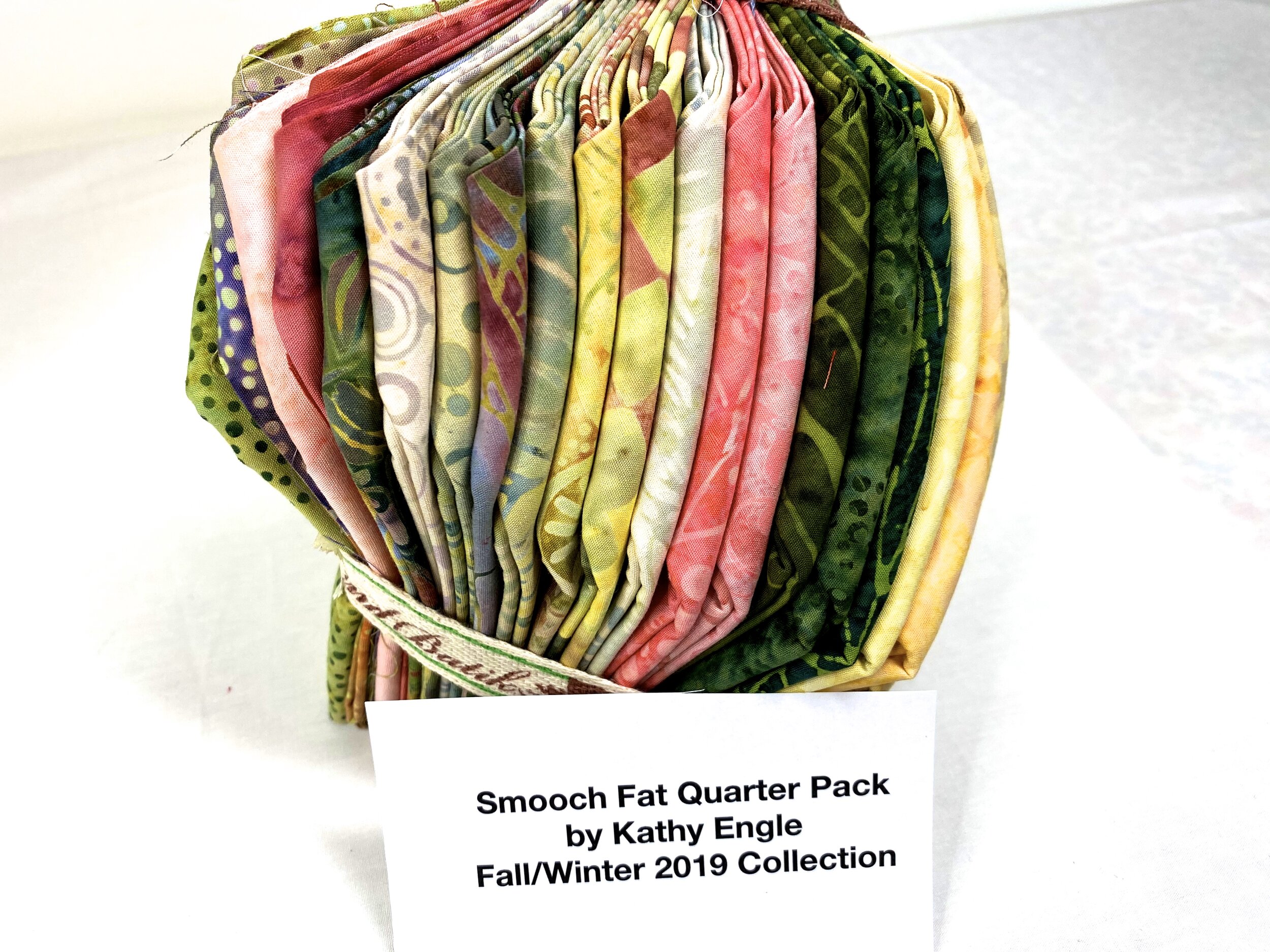 Annie's Sundance Fat Quarter Bundle 25/Pkg.