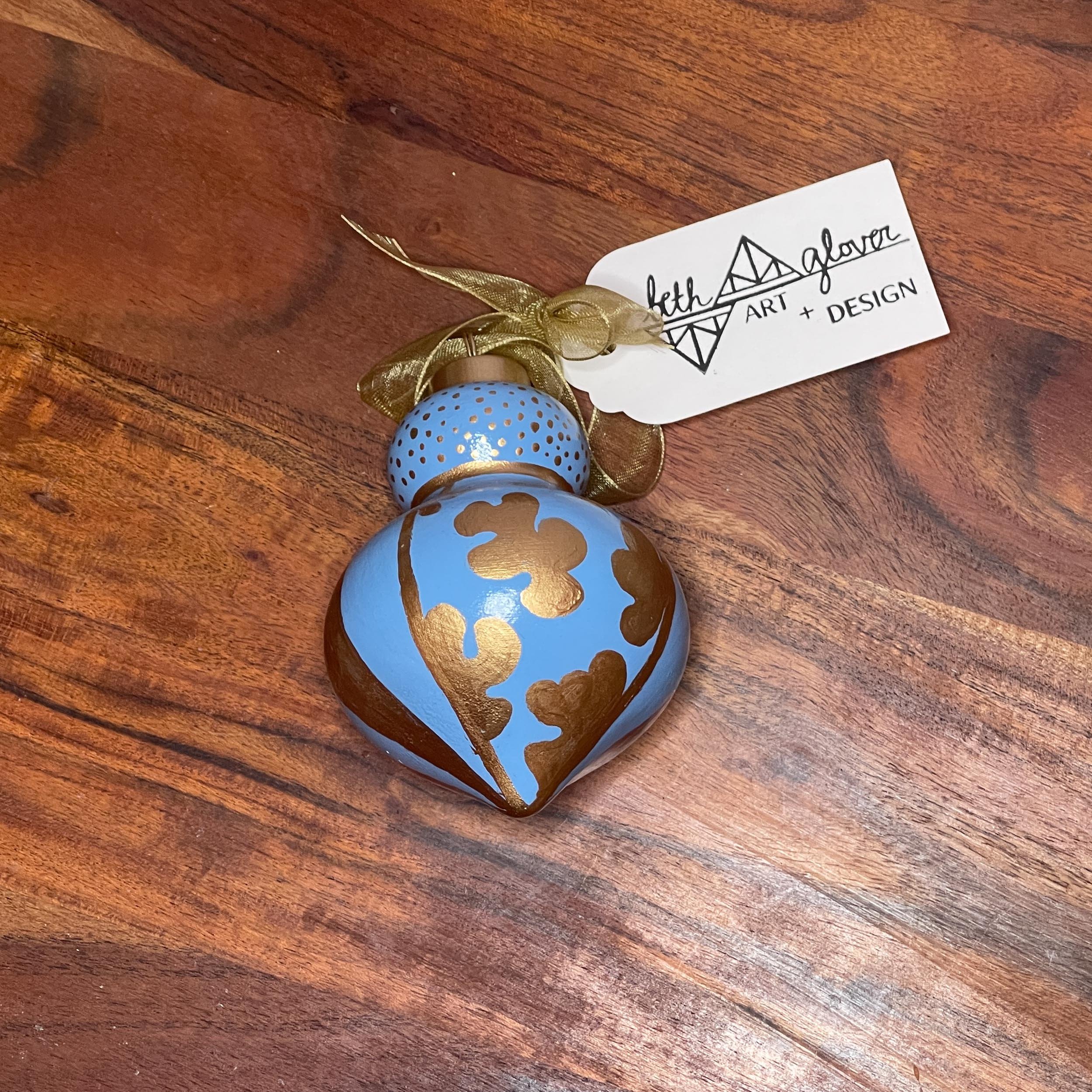 BethGlover-CeramicOrnaments-Ogee-Web-03.jpg