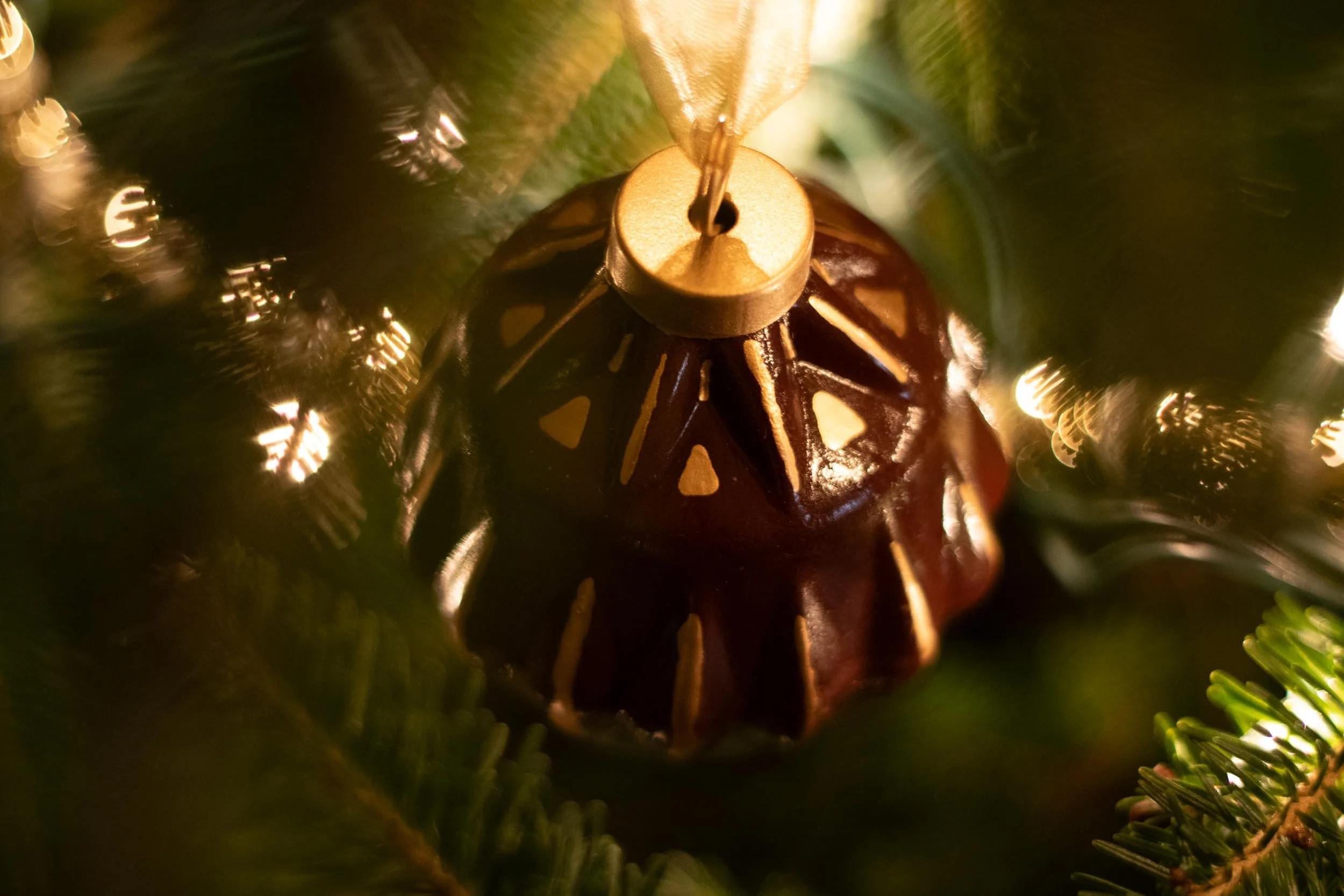 Retro Diamond Ornament - on Tree - Web-1.jpg